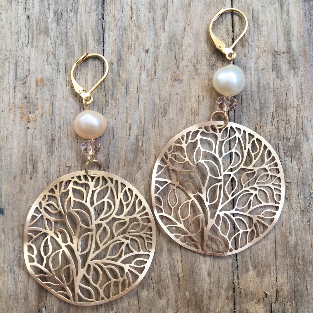 Handmade freshwater pearl filigree earrings
